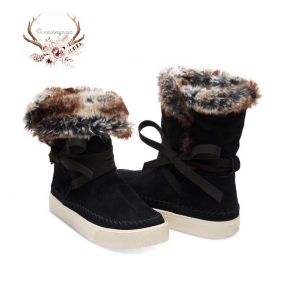 Toms Black Faux fur Boots NWT - Picture 2 of 4